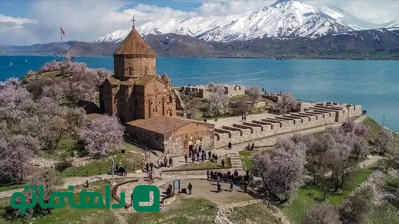 جزیره آختامار و کلیسای صلیب مقدس