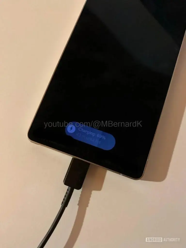 Samsung-Galaxy-S25-Ultra-Exclusive-Leak-Charging.jpg-768x1024_11zon