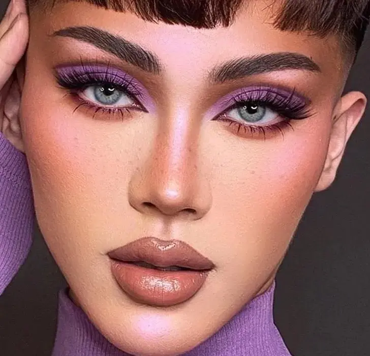 Makeup-For-Green-Eyes-Purple-Eyeshadow_11zon