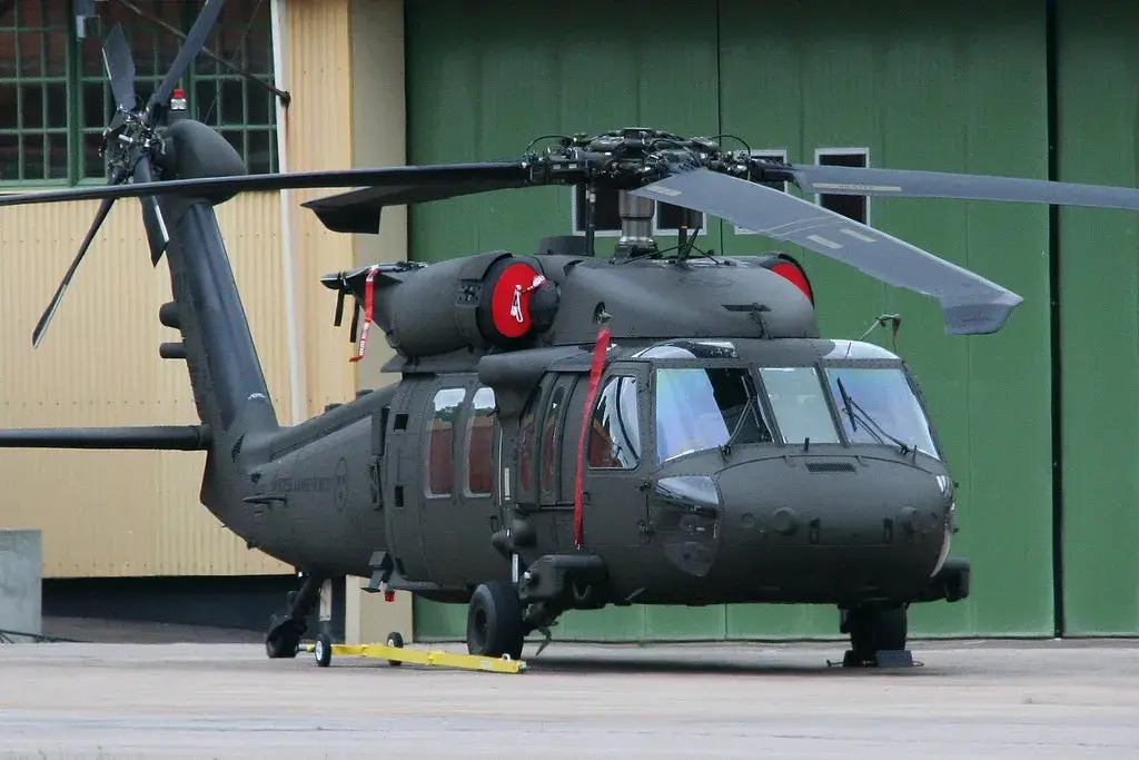 Black-Hawk-helicopter-4_11zon