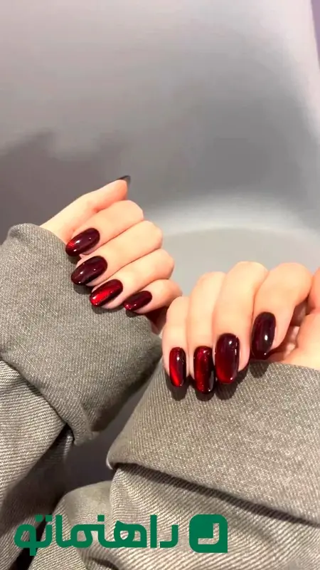 Cool red nails