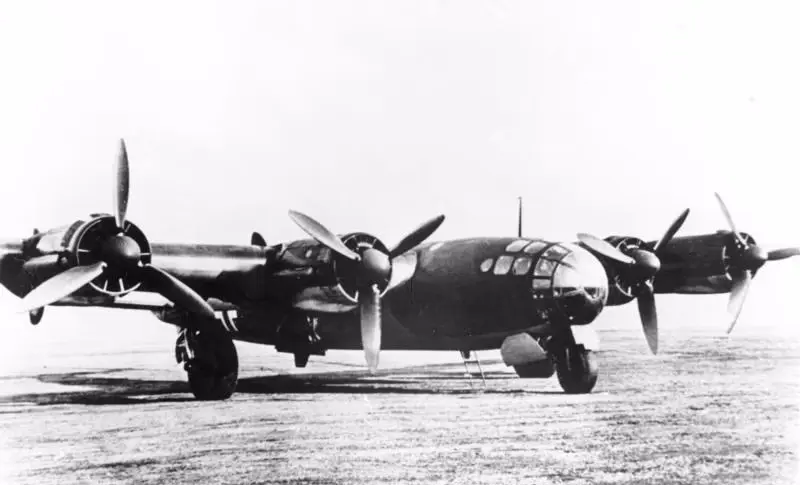 bundesarchiv_bild_146-1989-039-16a-_schwerer_bomber_me_264