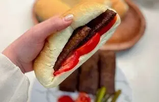 طرز تهیه ساندویج کباب لقمه؛ ساندویچ سالم و خانگی
