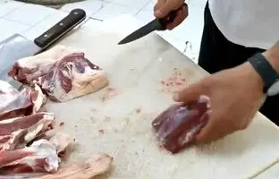 ساده ترین و اصولی ترین روش برای خرد کردن گوشت گوسفند + ویدئو