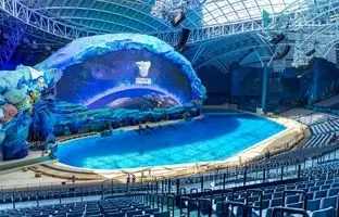 سفری شگفت‌انگیز به بزرگ‌ترین آکواریوم جهان + ویدئو 