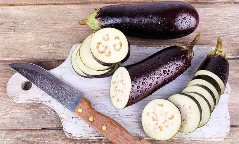 چرا نباید پوست بادمجان را گرفت؟ 7 دلیل علمی برای یک اشتباه رایج