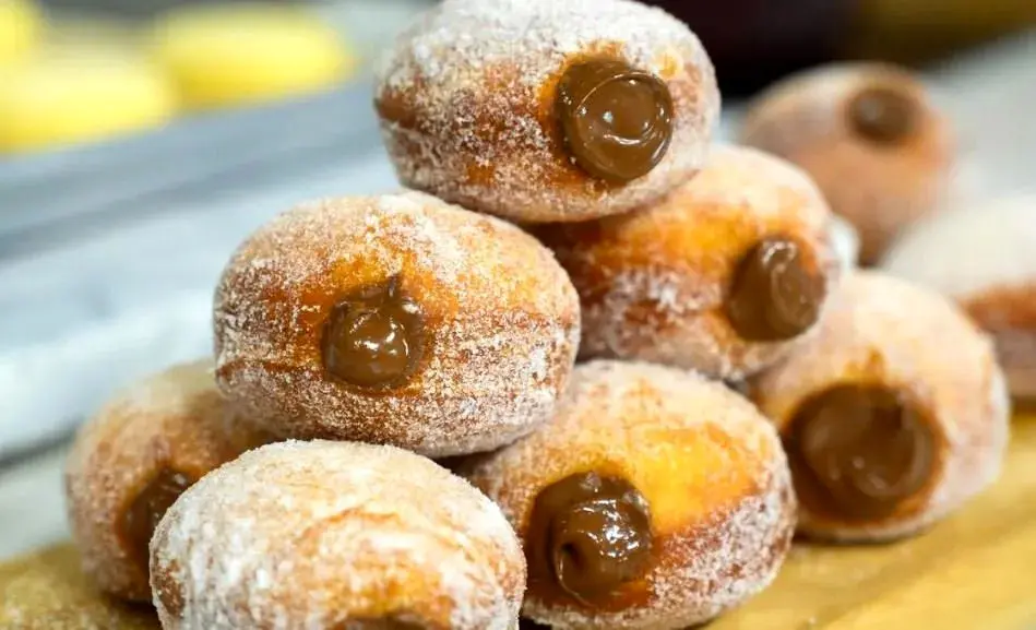 خوشمزه بپزید؛ طرز طهیه نان خامه ای با نوتلا + ویدئو