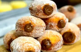 خوشمزه بپزید؛ طرز طهیه نان خامه ای با نوتلا + ویدئو