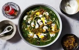 خواص شگفت انگیز آش رشته برای بدن