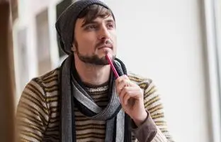 7 ویژگی منحصربه‌فرد کسانی که در کودکی مدام مورد انتقاد قرار گرفته‌اند 