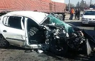 وضعیت فاجعه‌بار پژو ۲۰۶ بعد از تصادف شاخ به شاخ با یک خودروی سواری در بیشه بافق! + ویدئو