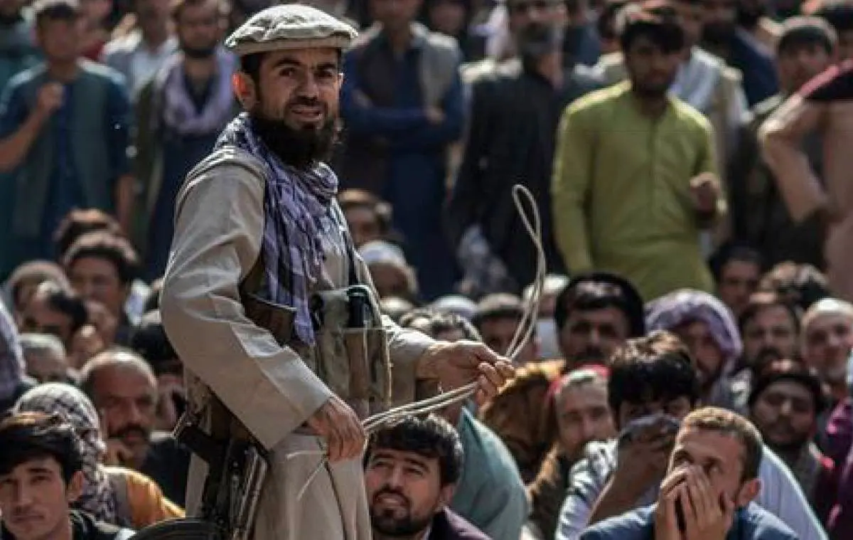 قوانین جدید طالبان؛ از ممنوعیت صدای زن حتی برای قرآن خواندن تا ریش گذاشتن اجباری