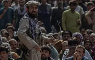 قوانین جدید طالبان؛ از ممنوعیت صدای زن حتی برای قرآن خواندن تا ریش گذاشتن اجباری