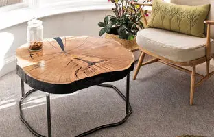 مراحل تبدیل کردن تنه درخت به یک میز گرد جذاب پذیرایی + ویدئو