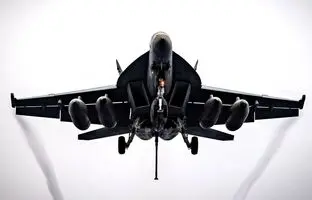 تفاوت های بین نسخه های F/A-18 Hornet و F/A-18 Super Hornet