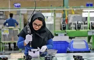 
دستمزد ۱۴۰۴ کارگران؛ سیگنال تورم ۳۵ درصدی به خیابان آزادی
