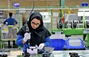 
دستمزد ۱۴۰۴ کارگران؛ سیگنال تورم ۳۵ درصدی به خیابان آزادی
