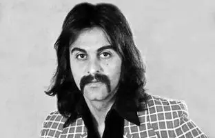 کوروش یغمایی برای همیشه خداحافظی کرد؛ خداوند ایران را بپاید