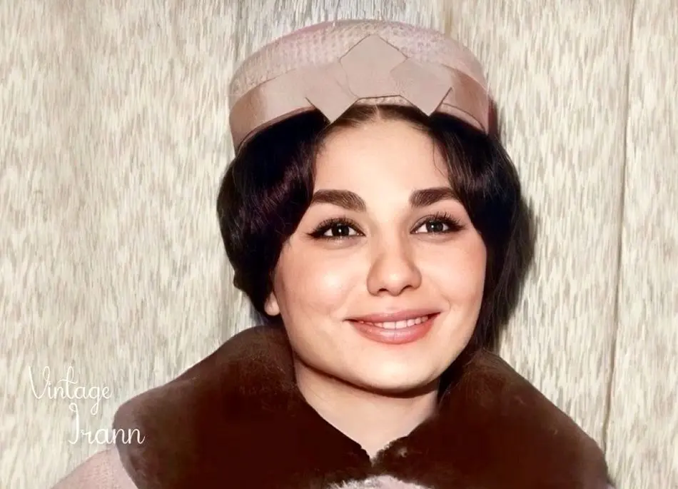 عکس قدیمی: تیپ و چهرۀ فرح در 15 سالگی