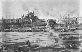 میدان توپخانه تهران وقتی واقعا پر از توپ بود + عکس