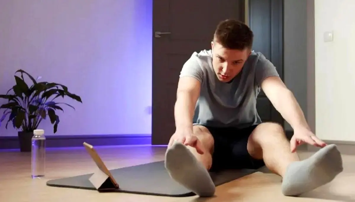 
چرا همه افراد نمی‌توانند انگشتان پای خود را لمس کنند؟
