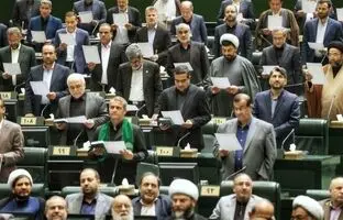 مخالفت ۱۳۶ نماینده با رفع فیلترینگ؛ هدیه‌ای شگفتانه به دشمن است!