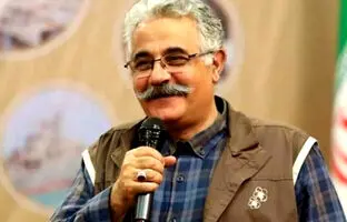  اقبال واحدی: همکلاسی احمدی‌نژاد بودم + ویدئو