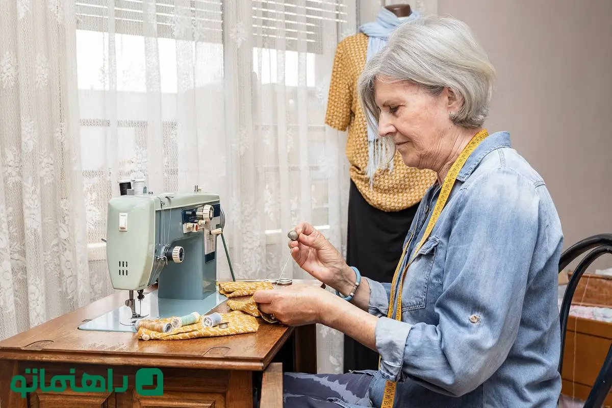 چرا چرخ خیاطی نخ پاره می‌کند؟ دلایل و راه‌حل‌های ساده برای رفع مشکل