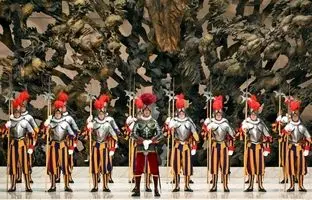 با عجیب ترین ارتش جهان در واتیکان آشنا شوید + ویدئو