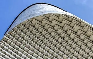 وقتی معماری مدرن، همسایه تاریخی‌اش را در آغوش می‌گیرد + تصاویر