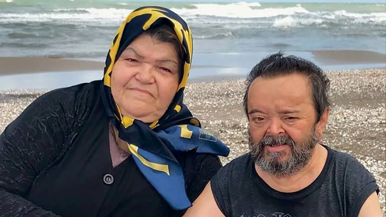 پاپاراتزی ایرانی؛ لحظات جالب و عاشقانه اسدالله یکتا و همسرش پربازدید شد + ویدئو