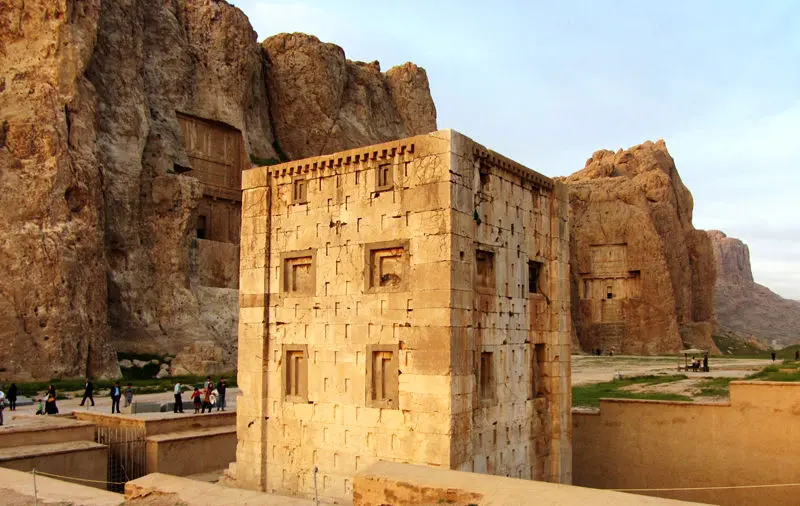سفر به کعبه مرموز ایرانیان باستان در فارس؛ معمای باستانی کعبه زرتشت