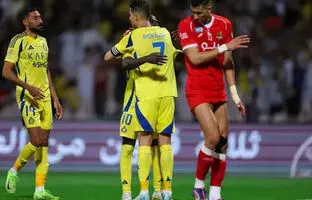 
هدیه اررزشمند کریستیانو رونالدو به سادیو مانه در باز ی النصر مقابل الوحده
