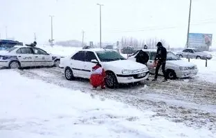برف گردنه این شهرستان را مسدود کرد
