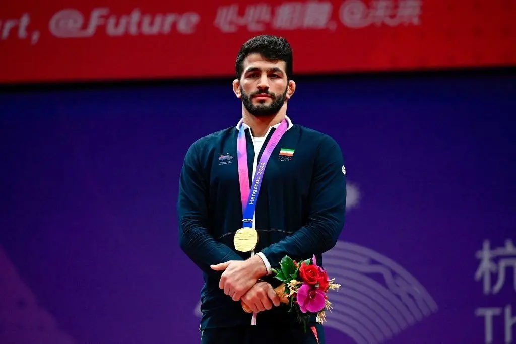 حسن یزدانی داماد شد+ ویدئو | پخش دسته های شاباش بر سر شیر شاه + ویدئو