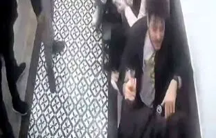  مشت‌های سهمگین بر صورت مرد خشن؛ مجازات قاطع اعمال خشونت علیه زن جوان در رستوران مقابل چشم مردم! + ویدئو