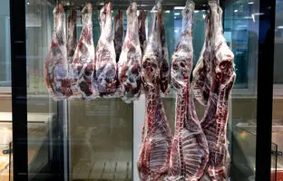 
قیمت گوشت قرمز، امروز پنجشنبه ۴ بهمن ۱۴۰۳

