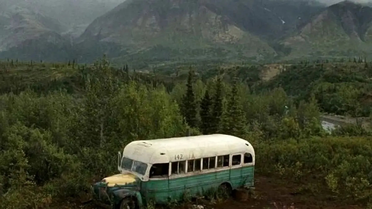 ۱۰ فیلم معنوی برتر که ذهن و روح شما را به چالش می‌کشد؛ از «درخت زندگی» تا «مَرد مُرده» + تصاویر