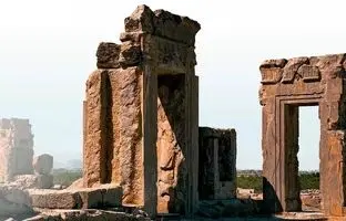 ماجرای شکاف ۲۰۰۰ ساله در دیوار تخت جمشید