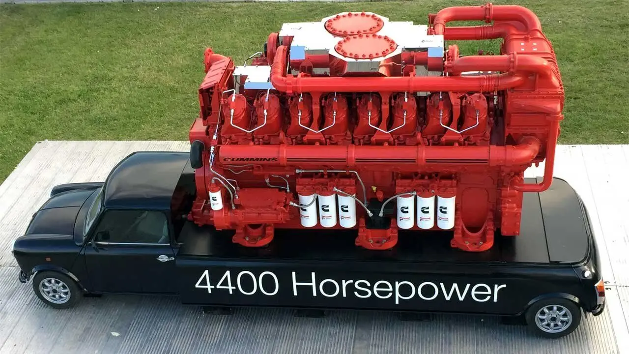 بزرگترین موتور خودرو در جهان؛ نیروگاه ۹۵ لیتری کامینز!
