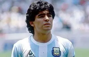 تنها بازیکن ایرانی که مارادونا را شکست داد!