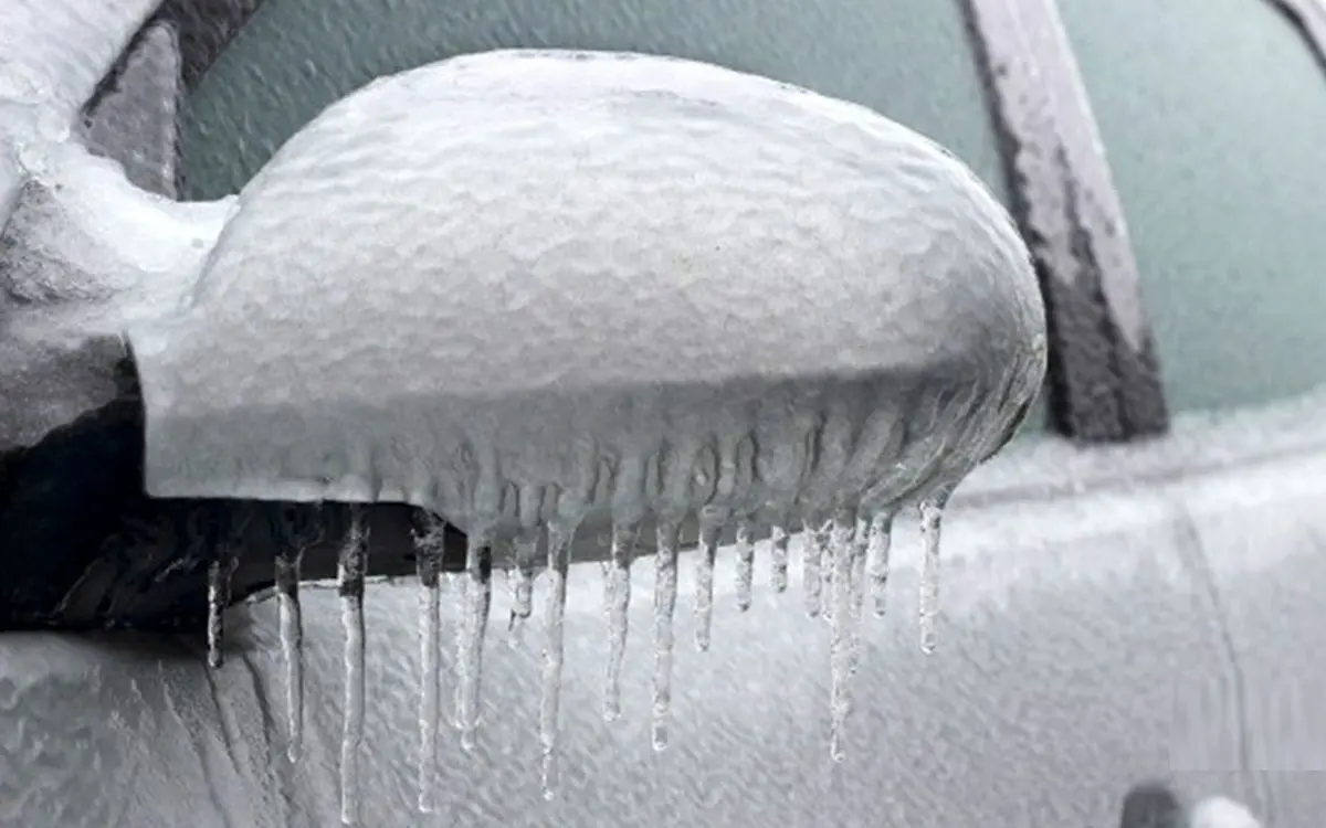 
رفع یخ زدگی شیشه ماشین با ۳ روش ساده
