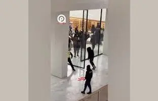 غارت فروشگاه اپل لندن در روز روشن! + ویدئو