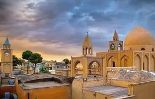  5  مکان دیدنی اصفهان برای گردش یک روزه در شهر گنبدهای فیروزه‌ای