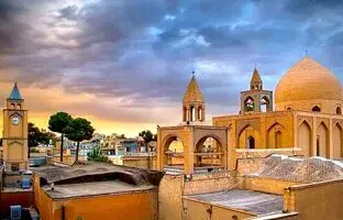  5  مکان دیدنی اصفهان برای گردش یک روزه در شهر گنبدهای فیروزه‌ای