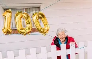 عادات عجیب آدم‌ هایی که 100 سال و بیش‌تر عمر کردند 