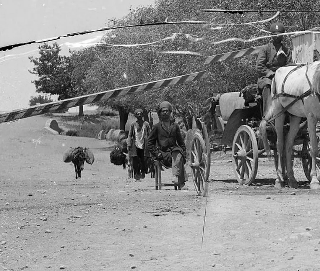 تصویری کمیاب از «عوارضی کرج» در دوران قاجار 