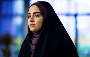 پاپاراتزی ایرانی؛ ژست معصومانه بازیگر سریال «هیولا» با حجاب کامل در یک امامزاده جلب‌توجه کرد 