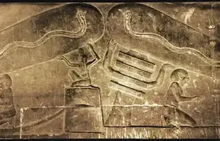 آیا مصریان باستان لامپ و باتری داشتند؟ 