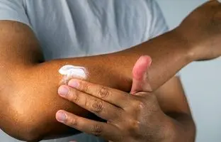 سبزه پوست ها چقدر و چه ضد آفتابی بزنند؟